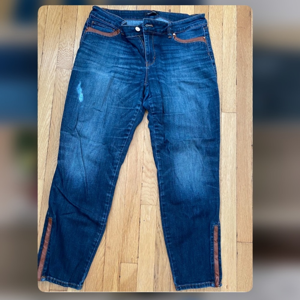 White House black market Capri Jeans